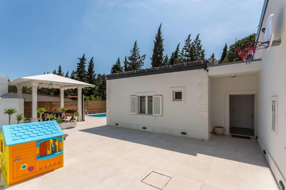 Villa Bila Vila Split - Where Life Meets Luxury & Nature מראה חיצוני תמונה